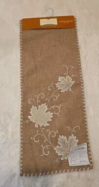 RARE Marmaxx Sample Table Runner Alpha Home Fashions
